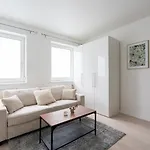 דירה Perfect For Work Trips & Family Holidays שטייר